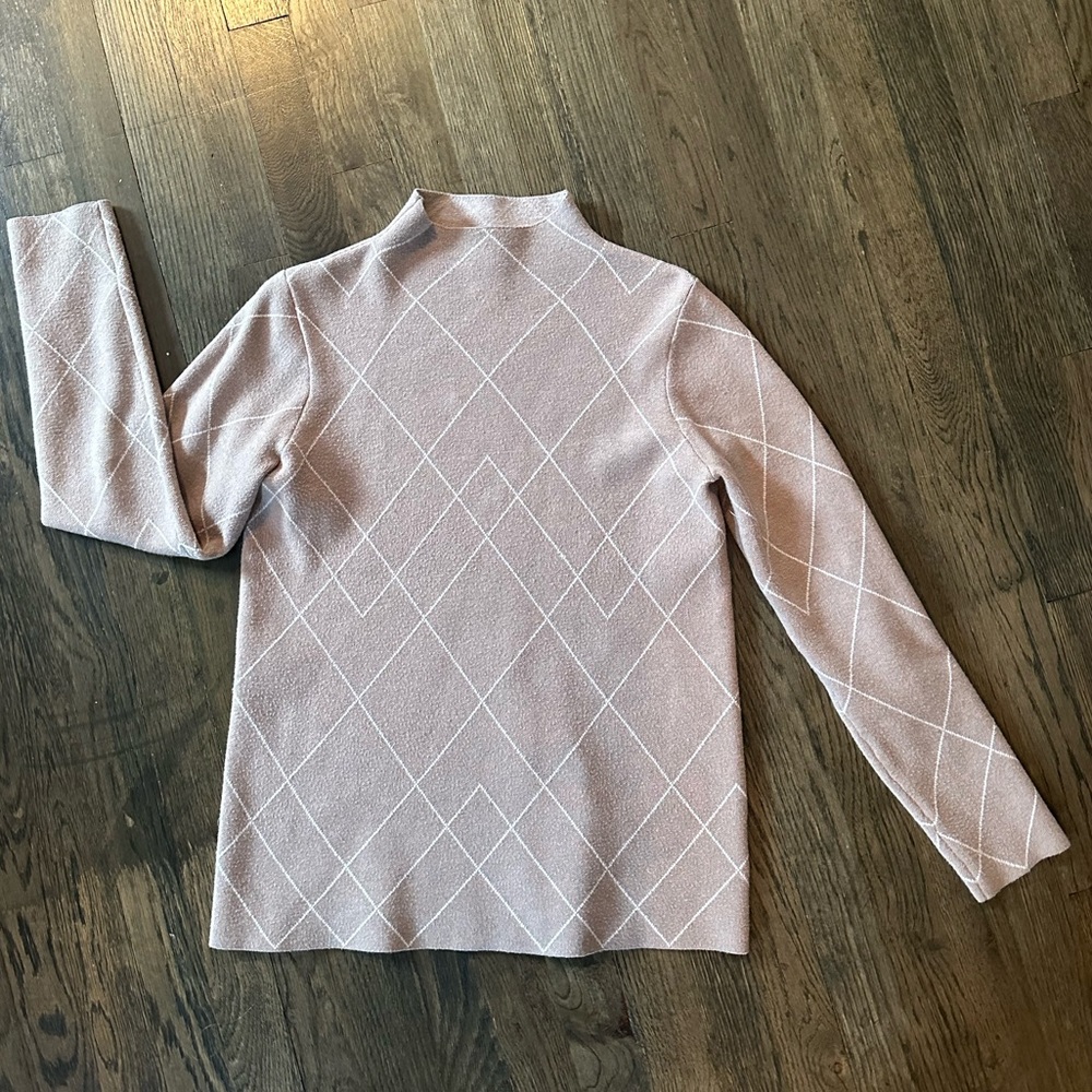 Tahari turtle neck sweater. Size S
